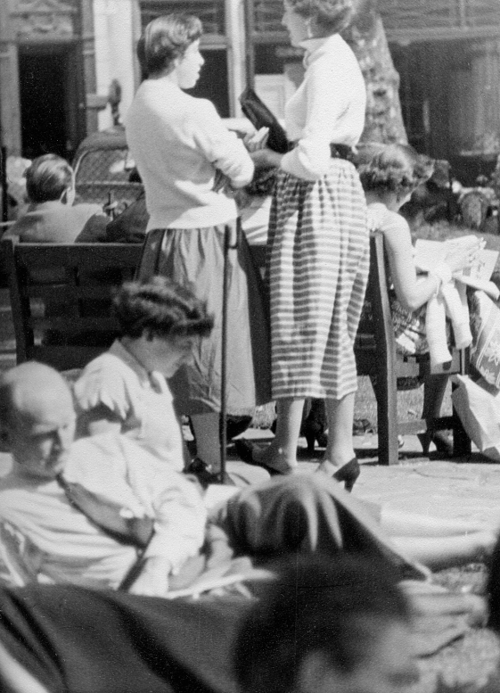 Havover Sq.women55 PNG