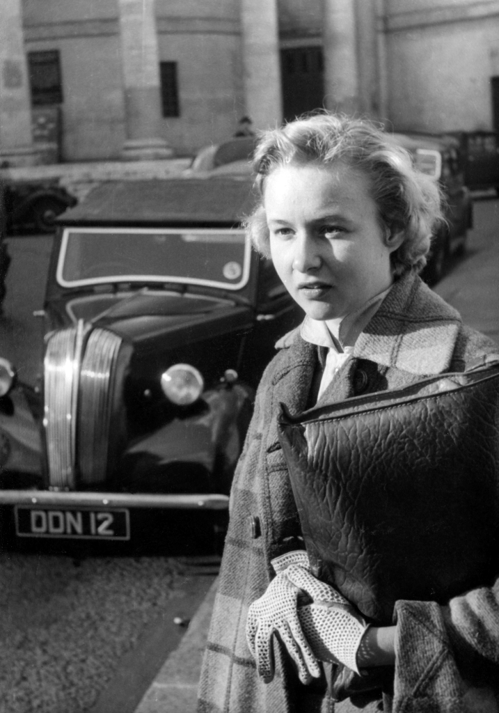 Miss Kummer,Schweiz-58PNG