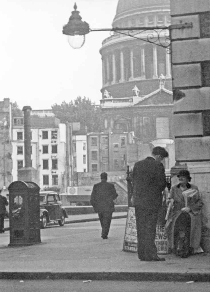 woman news seller-61PNG