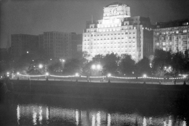 Th. Vic Embak,2-90PNG