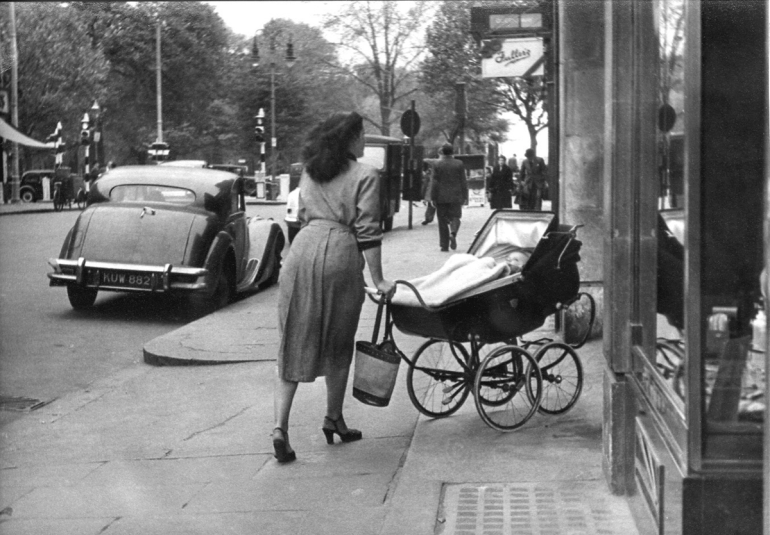 Women-Hochwasserkinderwagen-13PNG copy