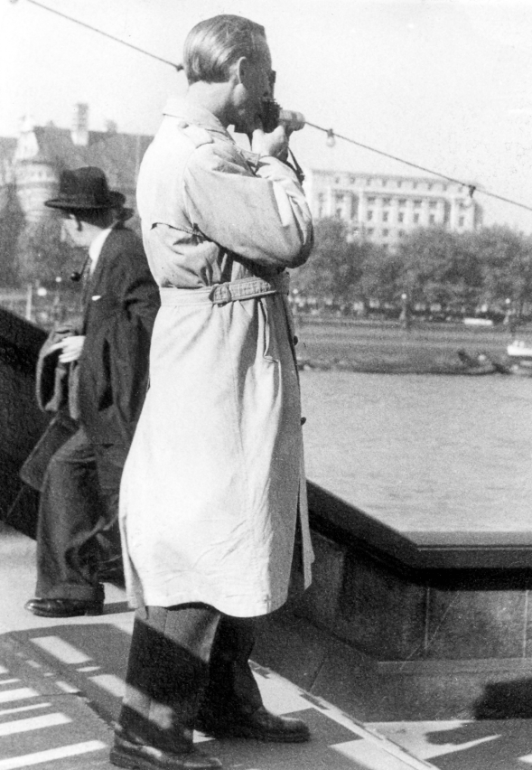 Hans the photgrapher37 PNG